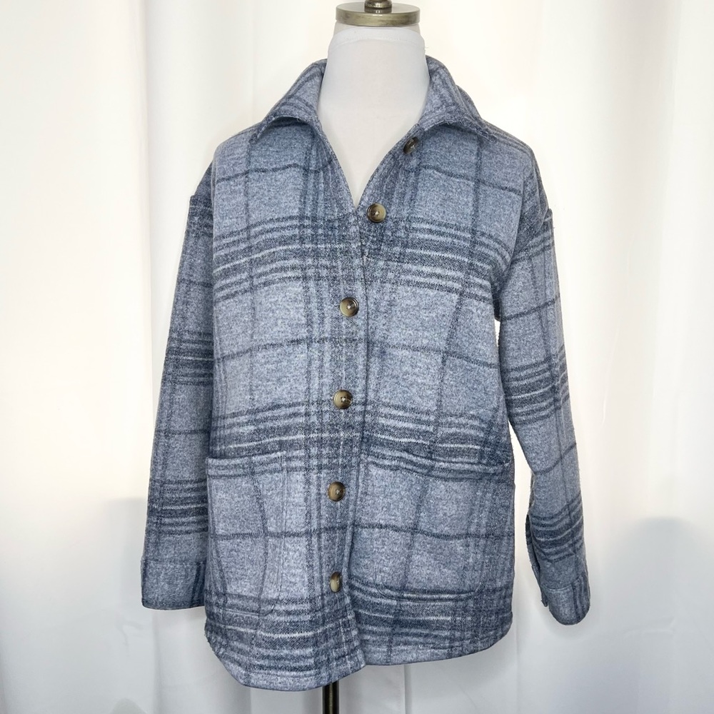 ❗️NWOT❗️  J. JILL Modern Heritage Print Shacket in Dusty Indigo - Picture 2 of 8